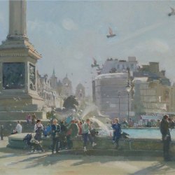 Midday-Crowds-Trafalgar-Square